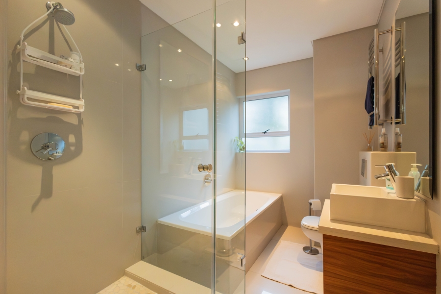To Let 3 Bedroom Property for Rent in Sea Point Western Cape